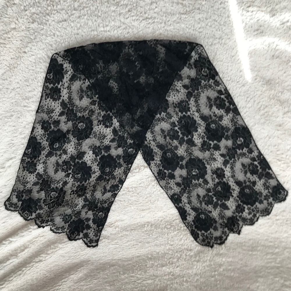Black Lace Scarf w/ Scalloped Detail at Ends